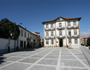 Oliveira-de-Azem--is-300x234