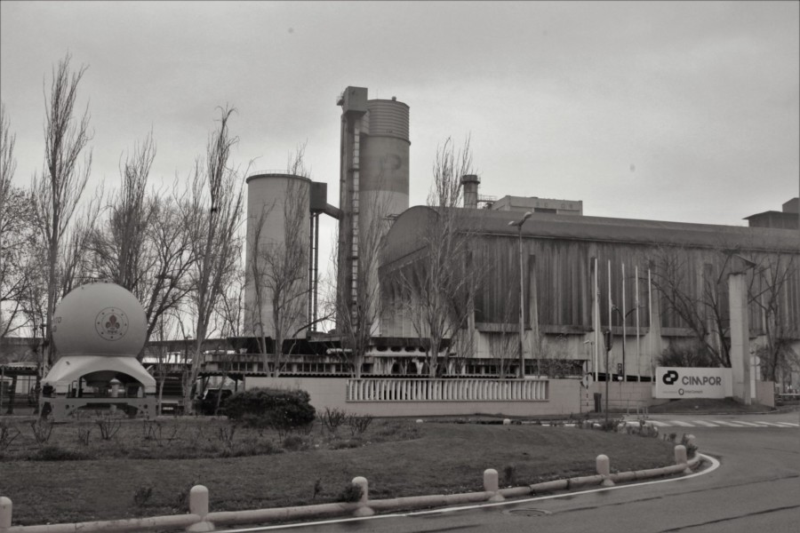 CIMPOR : moradores de Alhandra queixam-se de “maus cheiros” e “poeiras no ar” / CIMPOR: residents of Alhandra complain of “bad smells” and “dust in the air”