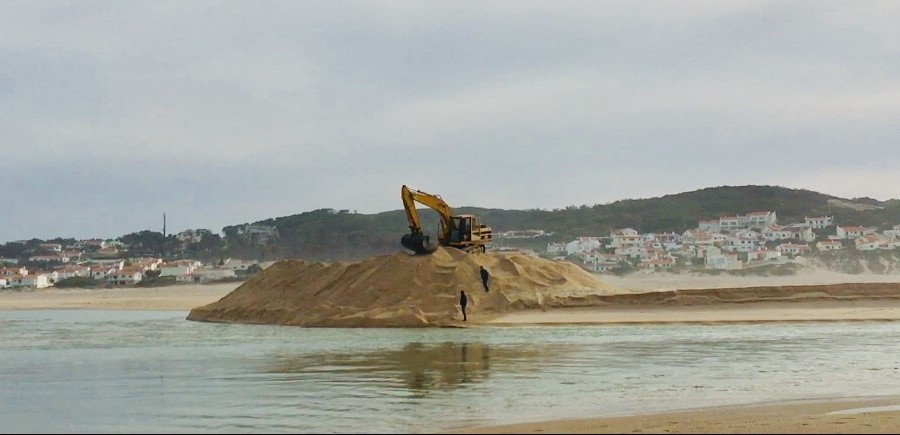 Dragagens na Lagoa de Óbidos