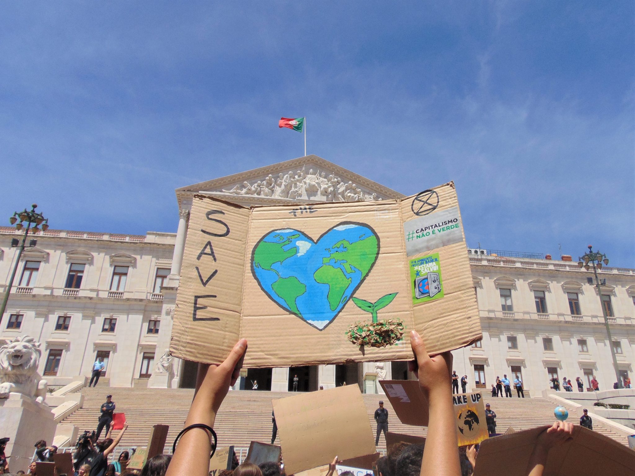 Greve Climática Estudantil : gerações unidas pela justiça climática