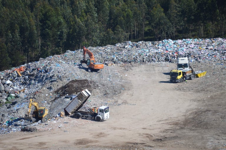 Trucks loaded with trash coming to the Sobrado Landfill(photo courtesy by AJP) 