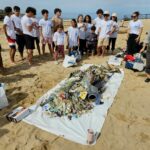 Recolha de lixo na praia da Foz do Lizandro
