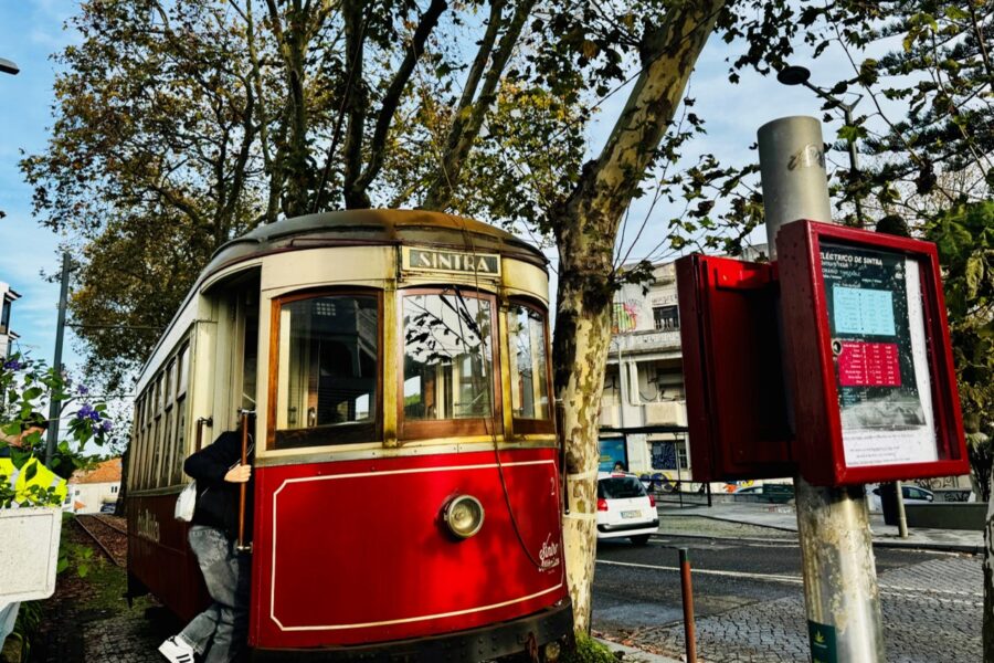 Elétrico de Sintra: o transporte que liga a Serra ao Mar