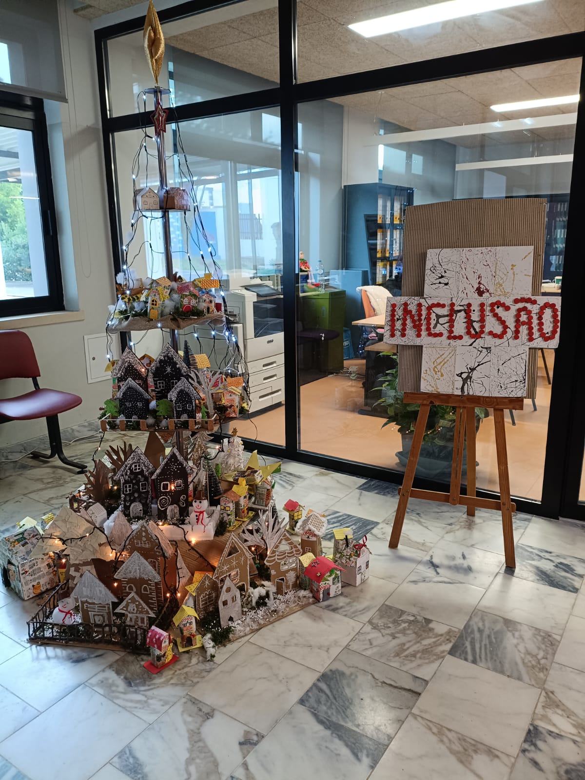 ESTE ANO, A NOSSA ÁRVORE DE NATAL É INCLUSÃO