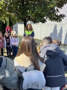 Os alunos tiveram um dia de aulas diferente! A visita de estudo à ETAR permitiu a descoberta de um serviço público que muitas pessoas não conhecem bem, mas que é muito importante para a cidade funcionar corretamente.