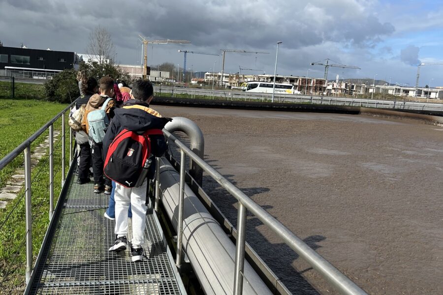 Da água suja à natureza limpa: alunos descobrem o trabalho da ETAR de Frossos